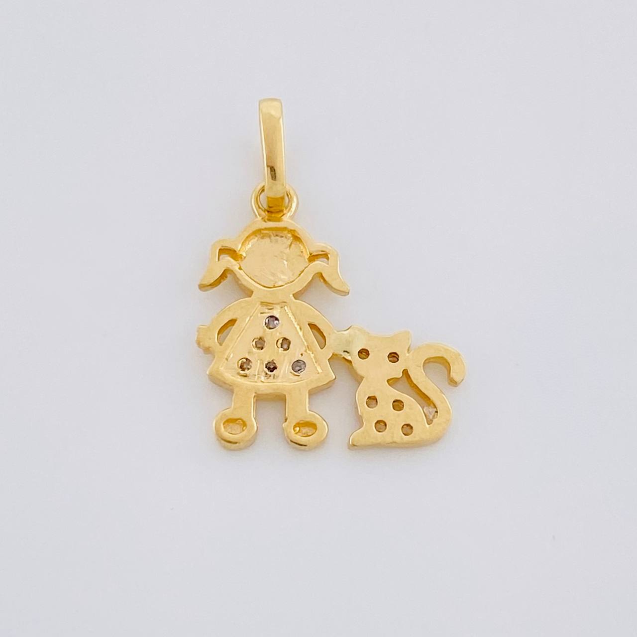 Dije Niña y Gato 1.1g / 3/4 in Dos Oros Amarillo Blanco 18K