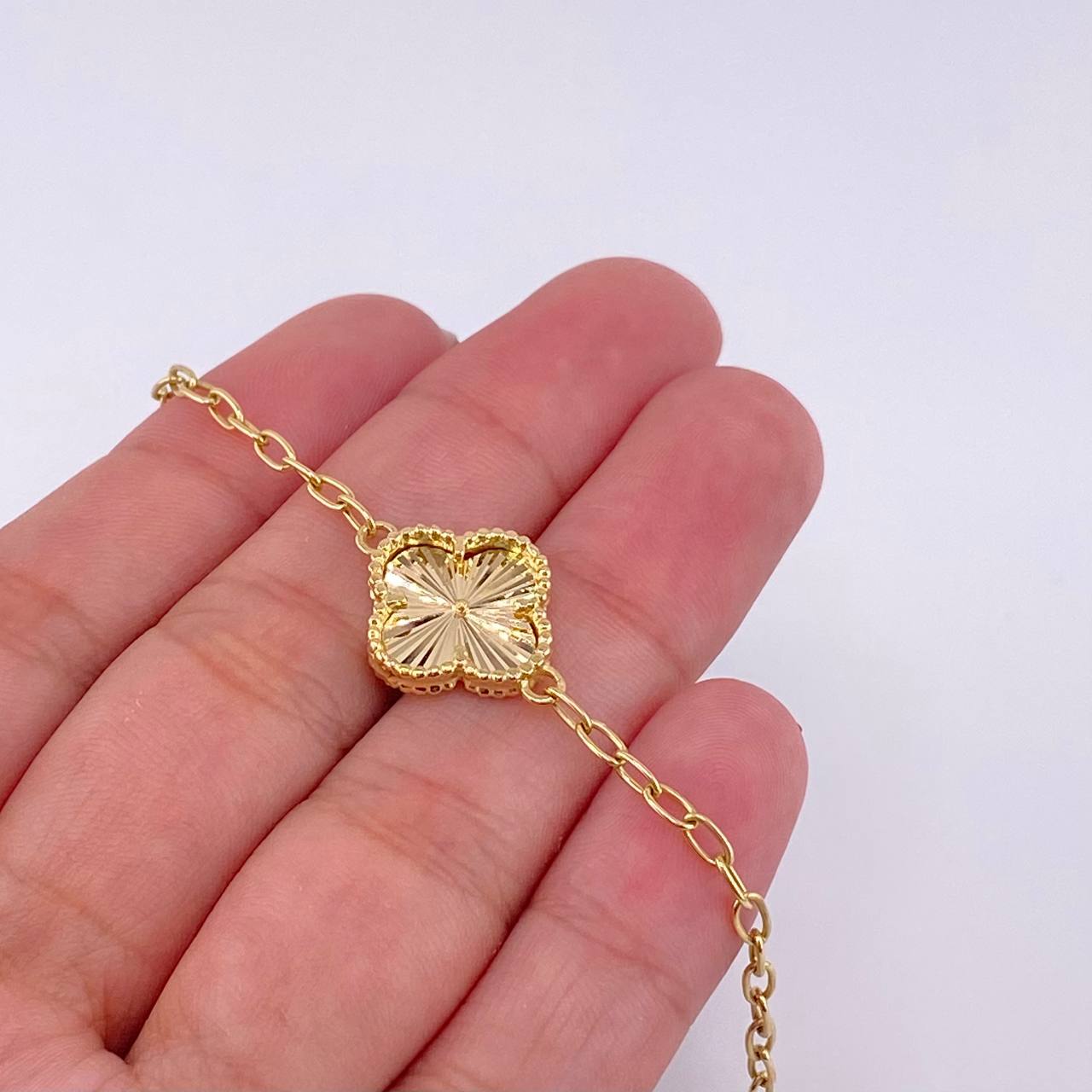 Pulso Aro Seguido Trébol 4.65g / 7 1/4 in / 2.5mm Oro Amarillo 18K