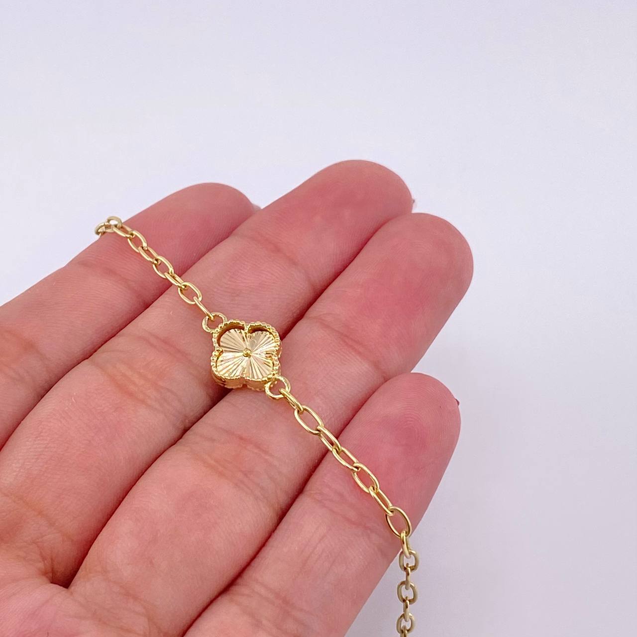 Classic Link Bracelet Clover 2.95g / 6 1/2 in / 2.5mm 18K Yellow Gold