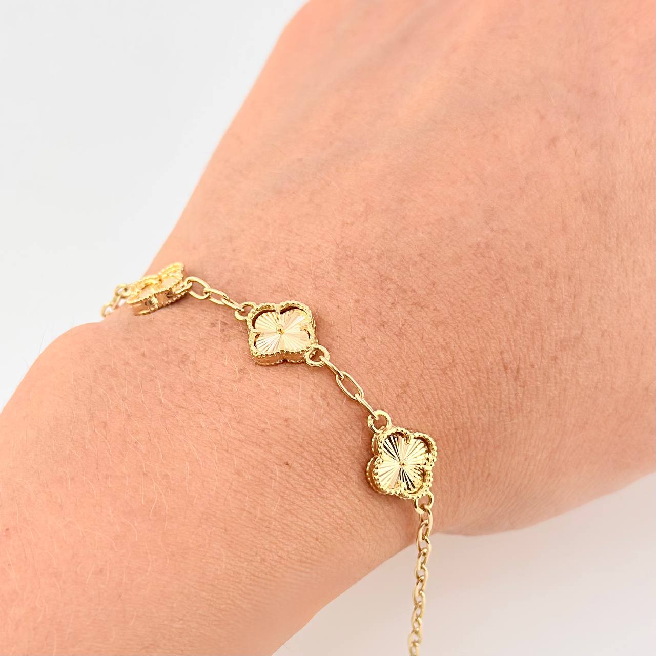 Classic Link Bracelet Clover 5.1g / 6 3/4 in / 2.5mm Yellow Gold 18K