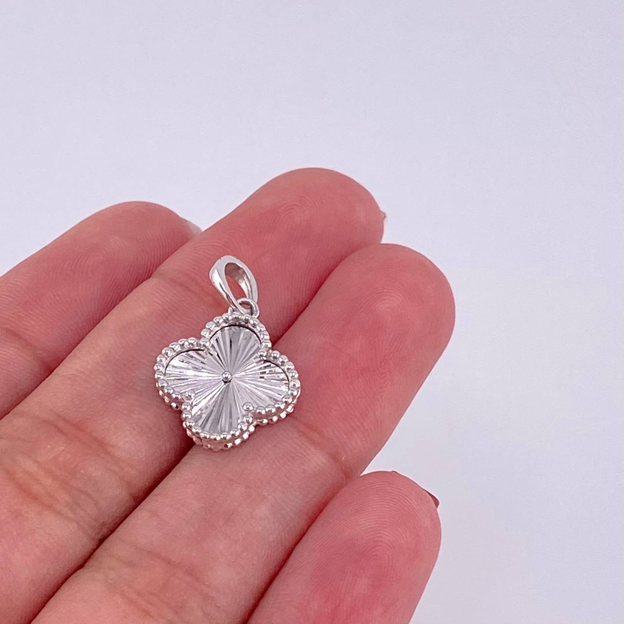 Dije Trébol 2.35g / 3/4 in Oro Blanco 18K