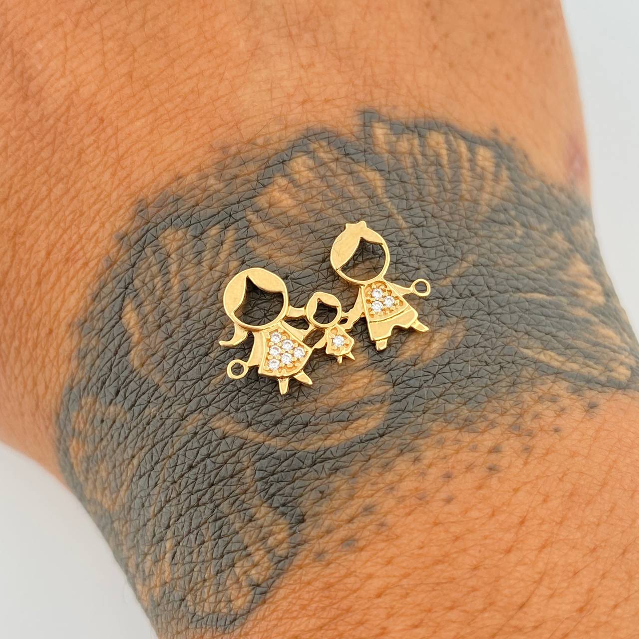 Charm Family 1gr / 1.8cm / 18K Gold &