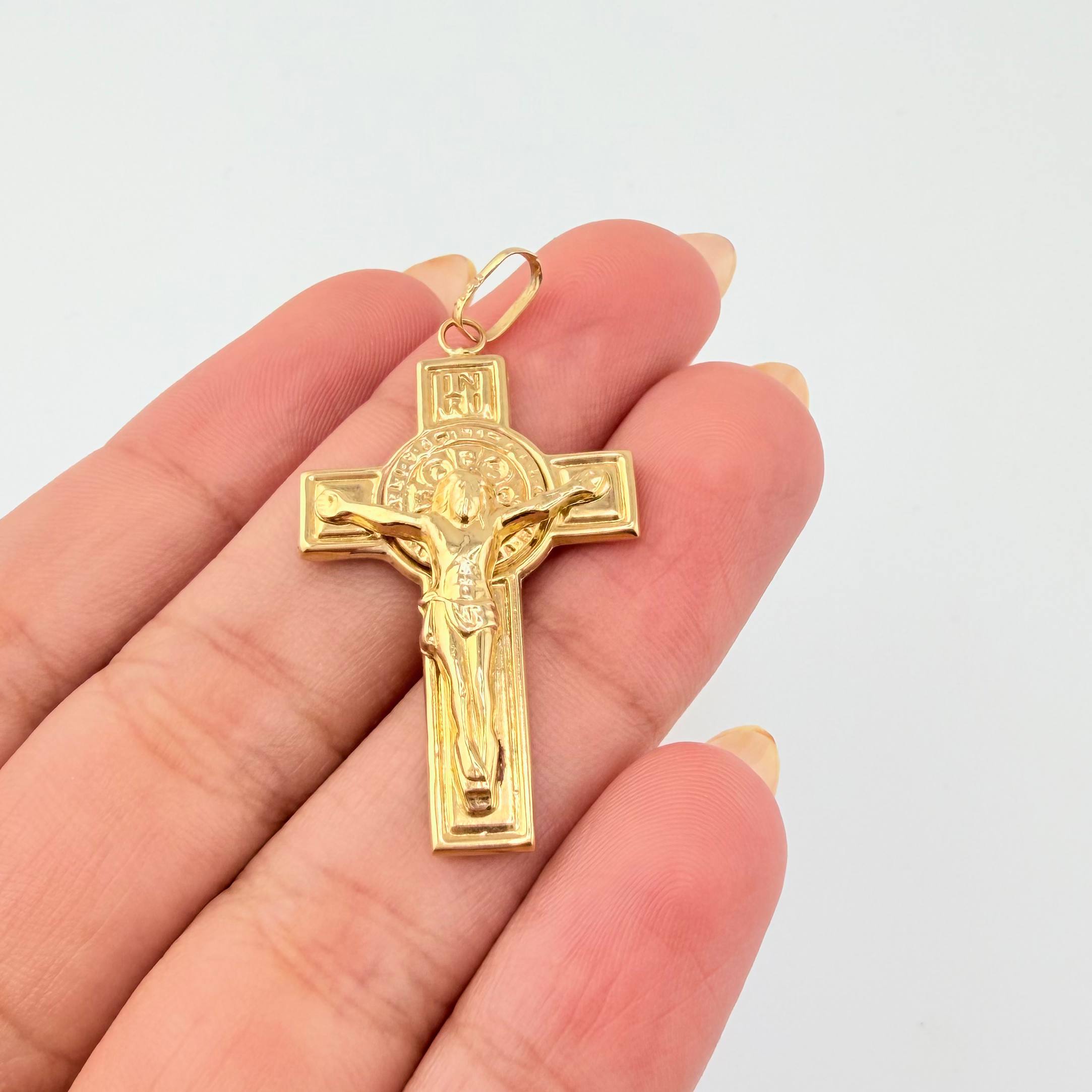 Saint Benedict Christ Cross Pendant 1.85gr / 1 1/2 in / Yellow Gold 18K $