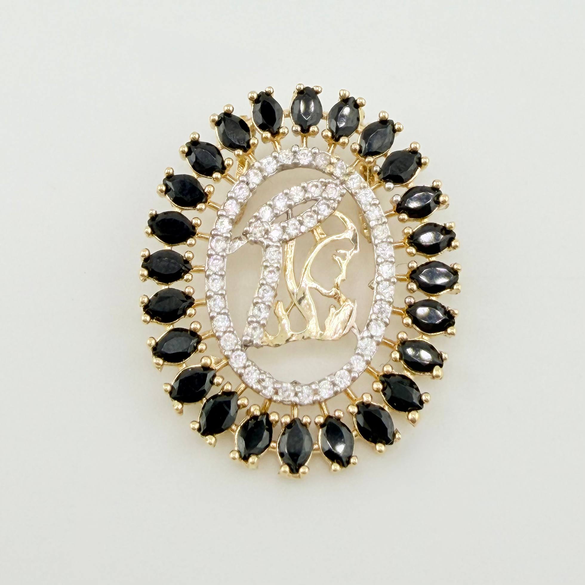 Dije Herraje Silueta Virgen Maria 2.8gr / 1 in / Oro Amarillo 18K