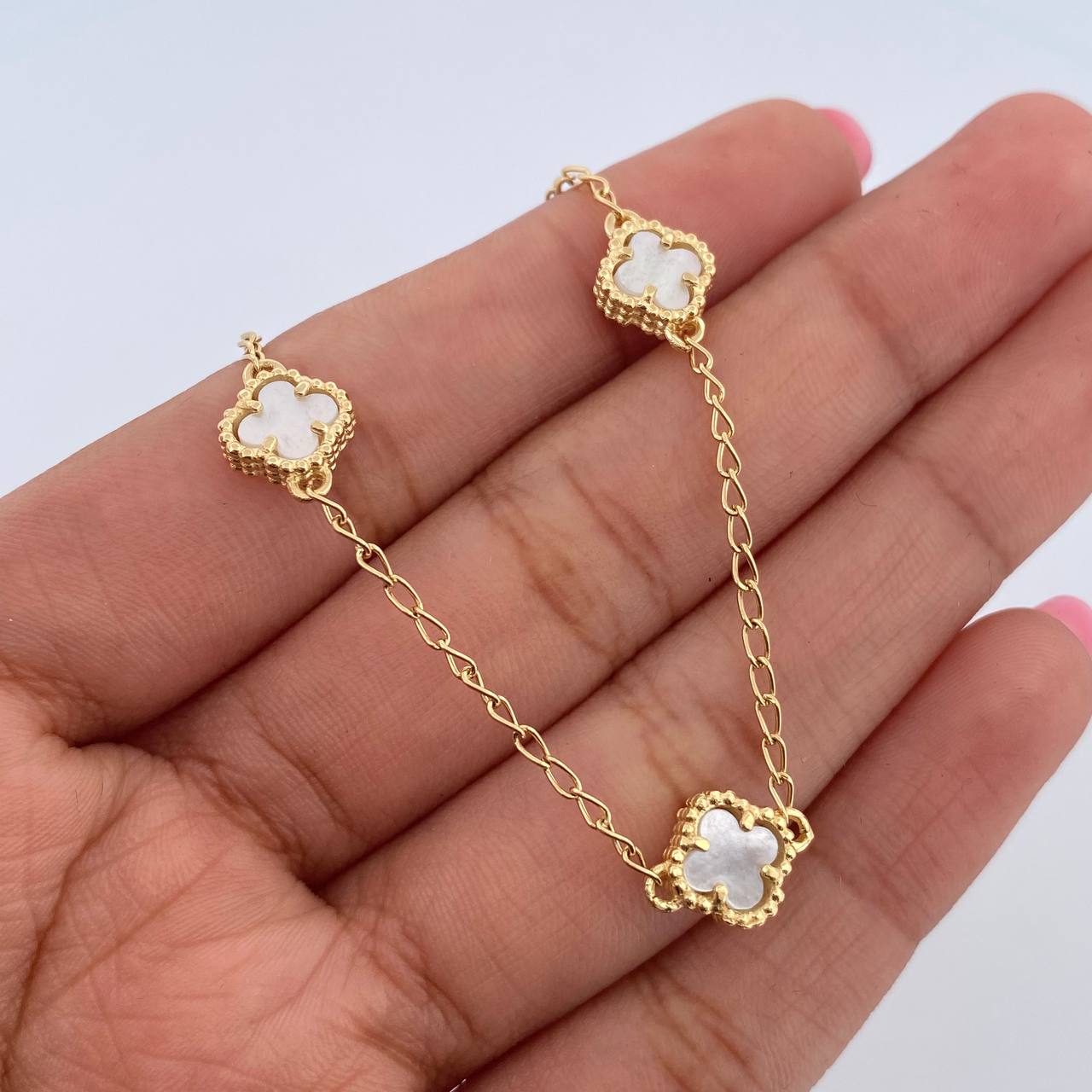 Espiga Anklet Clover Gradual 5.25gr / 23.5cm-24.7cm / 1.4mm White Mother-of-Pearl 18K Yellow Gold $