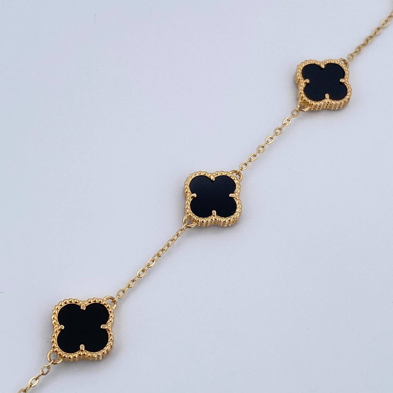Pulso Aro Seguido Trebol Gradual 8.15gr / 17.2cm-19.5cm / 1.2mm Onix Negro Oro Amarillo 18K $