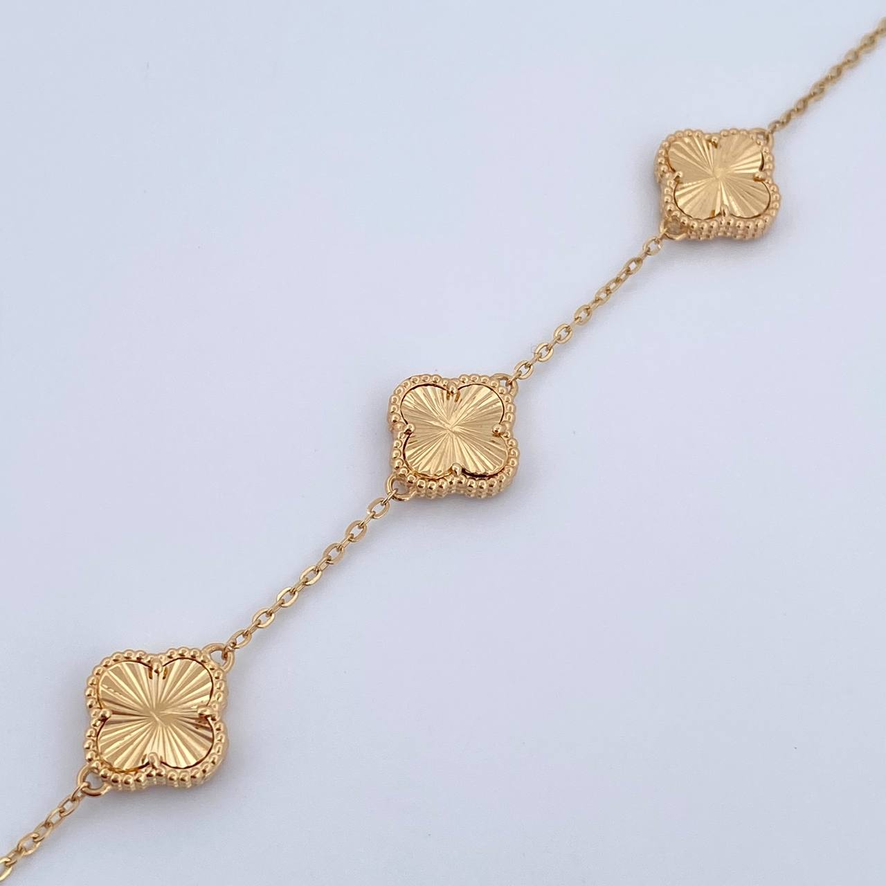 Pulso Aro Seguido Trebol Gradual 6.2gr / 18cm-20cm / 1.2mm Diamantado Oro Amarillo 18K $