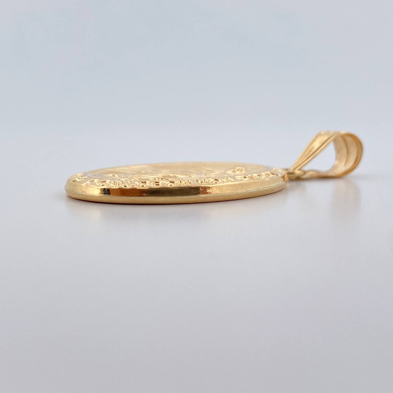 Pendant Miraculous Virgin 3.05gr / 4.1cm / 18K Yellow Gold Stamped &