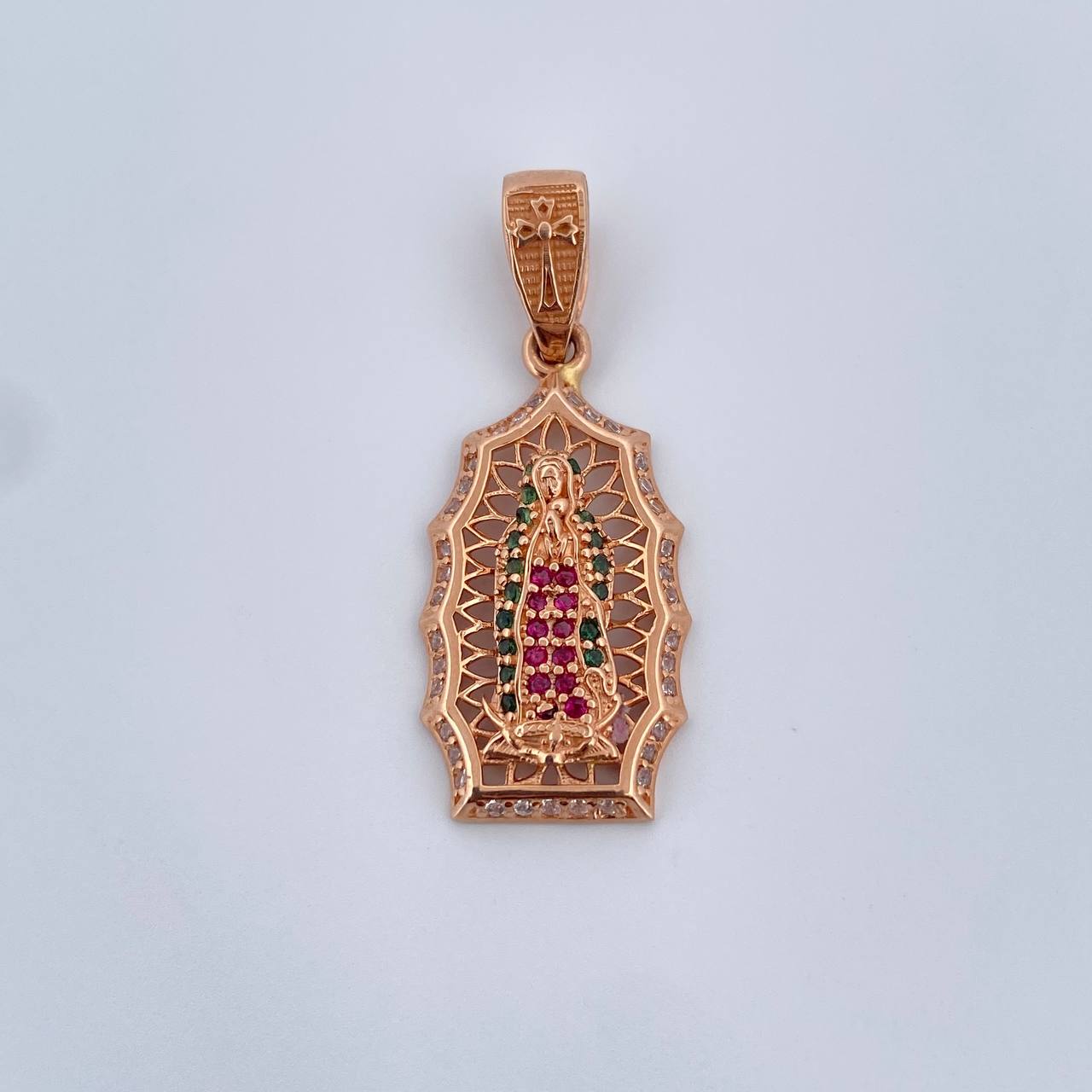 Dije Virgen Guadalupe 3.45gr / 3.3cm / Circones Blancos Fucsias Verdes Oro Rosa 18K &