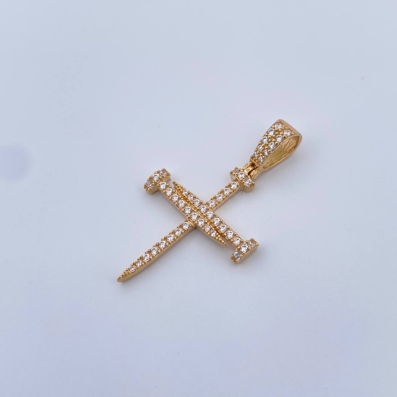 Dije Cruz Clavo 2.1gr / 3.4cm / Circones Blancos Oro Amarillo 18K &
