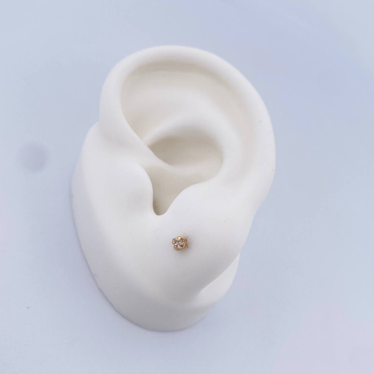 Topos Cuatro Garras 0.4gr / Circon Blanco Oro Amarillo 18K $