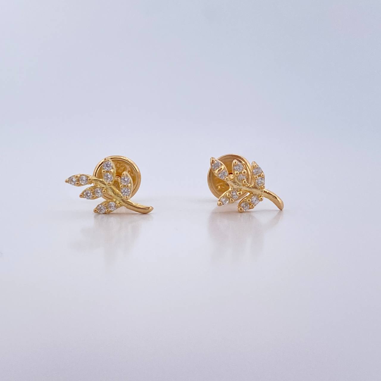 Stud Earrings Sheets 0.75gr / White Zircons 18K Yellow Gold &