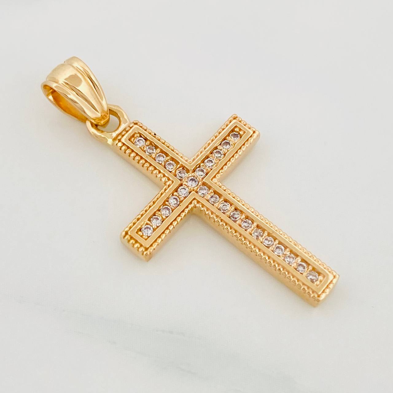 Dije Cruz 2.3 g / 1 1/4 in Oro Amarillo 18K