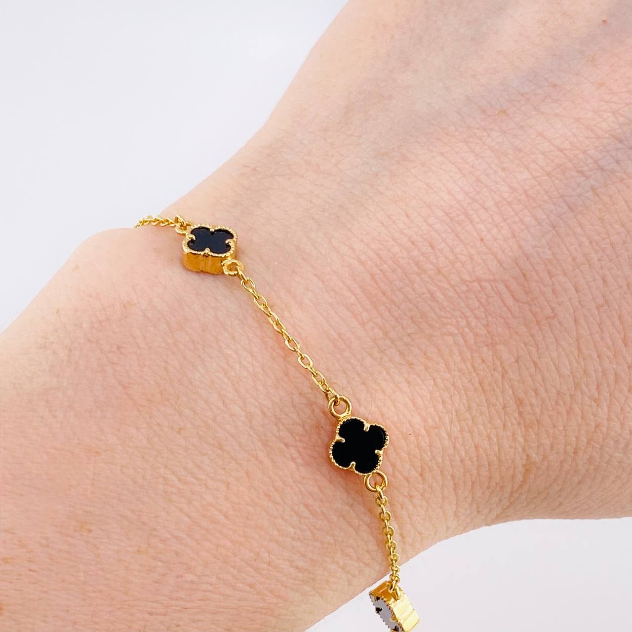 Pulso Modulable Trebol Onix Negro 2.7 g / 6 3/4 in - 6 1/4 in / 1.36 mm Oro Amarillo 18K