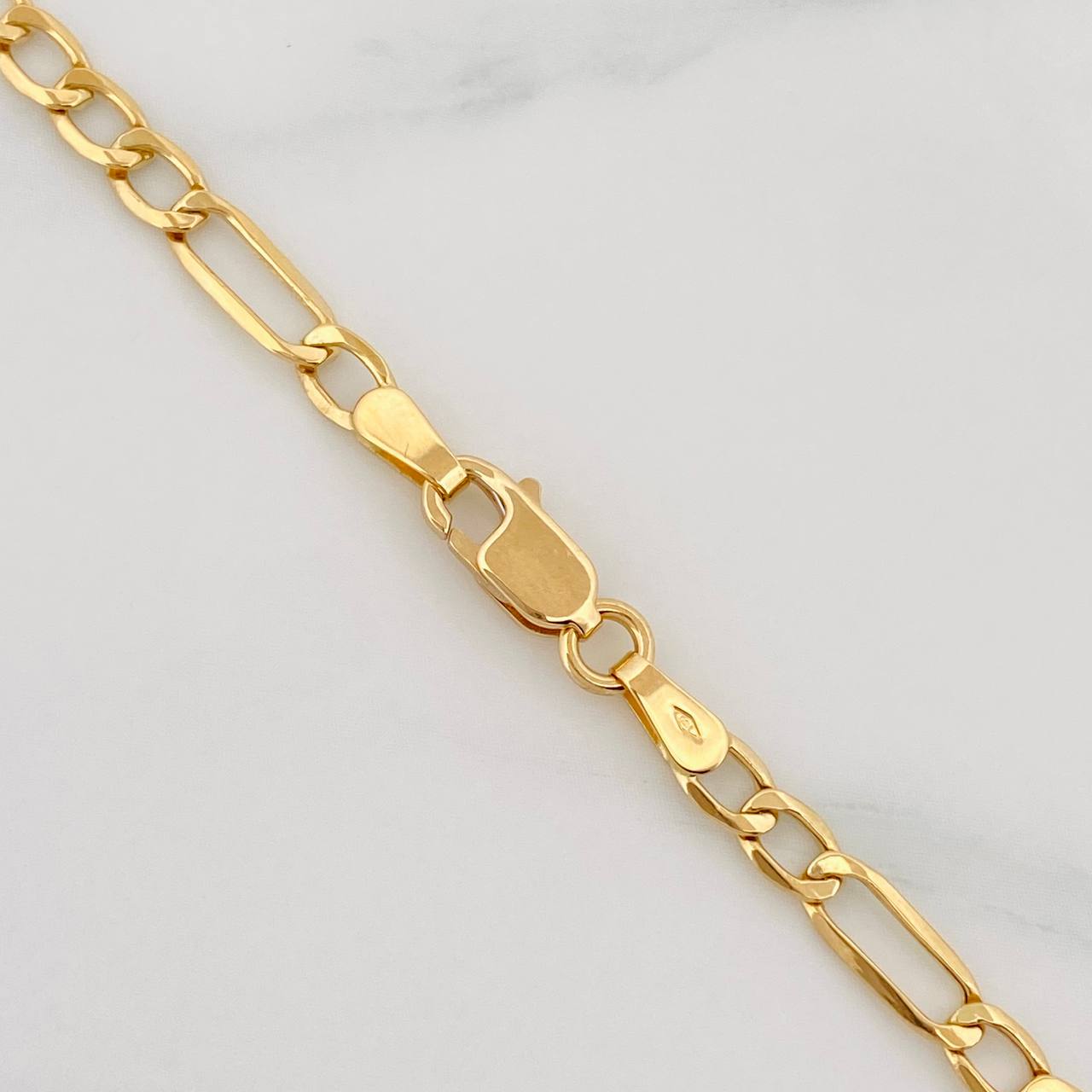 Cadena Figaro 5.6g / 24 in / 3.35mm Oro Amarillo 18K