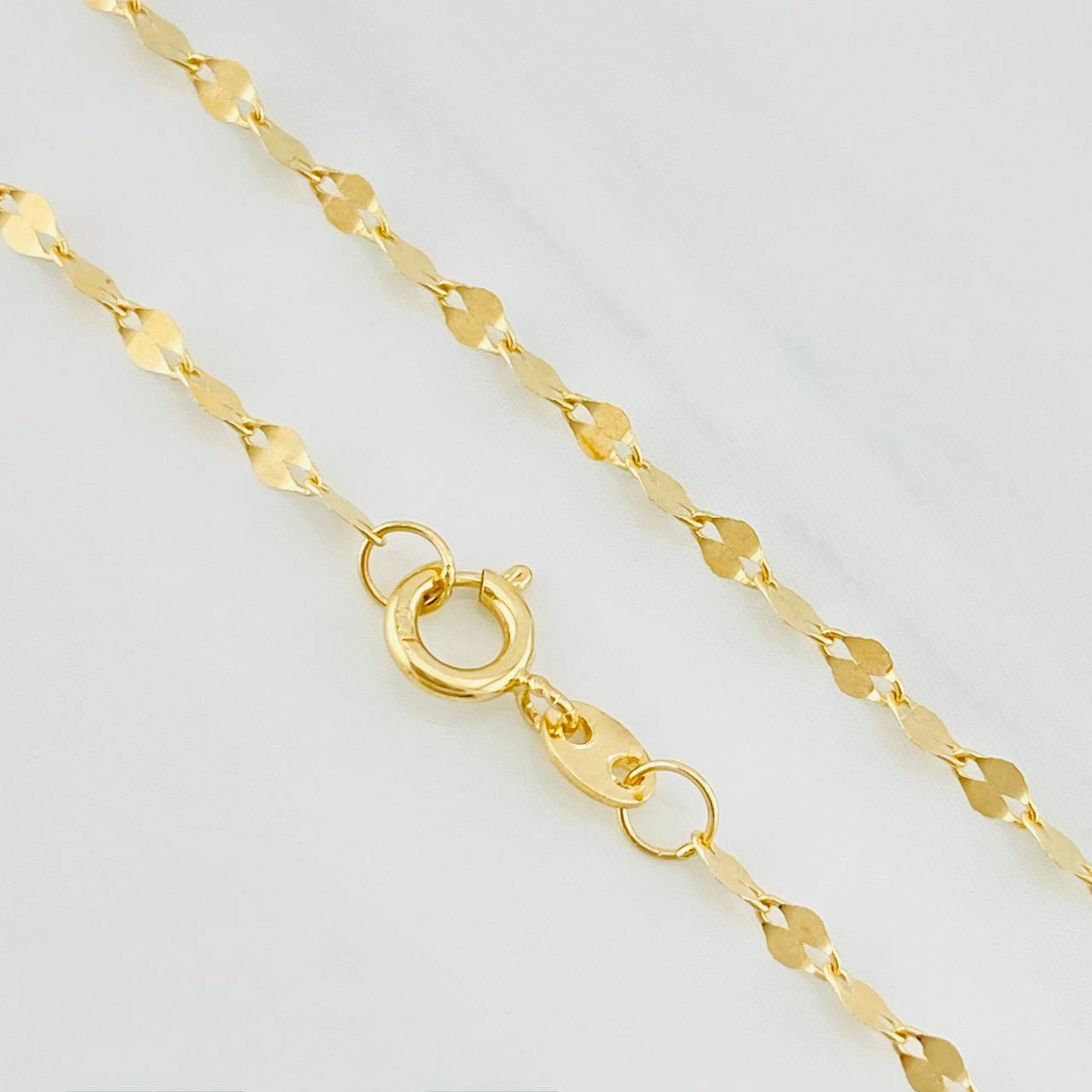 Cadena Aro Seguido 0.75g / 18 in / 1.56mm Oro Amarillo 18K
