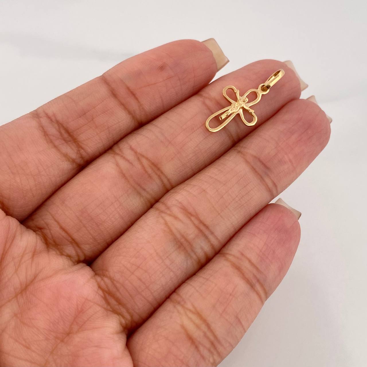 Pendant Cross Christ 0.65 g / 1 in Yellow Gold 18K