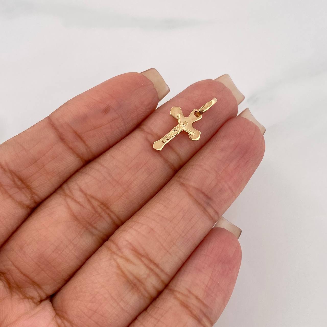 Pendant Cross Christ 0.7 g / 3/4 in 18K Yellow Gold
