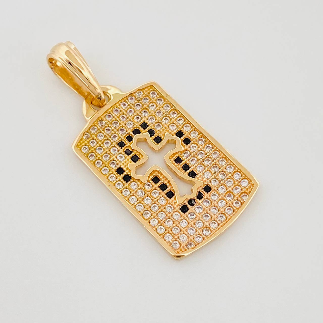 Pendant Medal Cross 3.15 g / 1 1/4 in 18K Yellow Gold