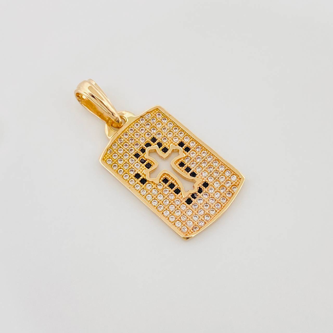 Pendant Medal Cross 3.15 g / 1 1/4 in 18K Yellow Gold