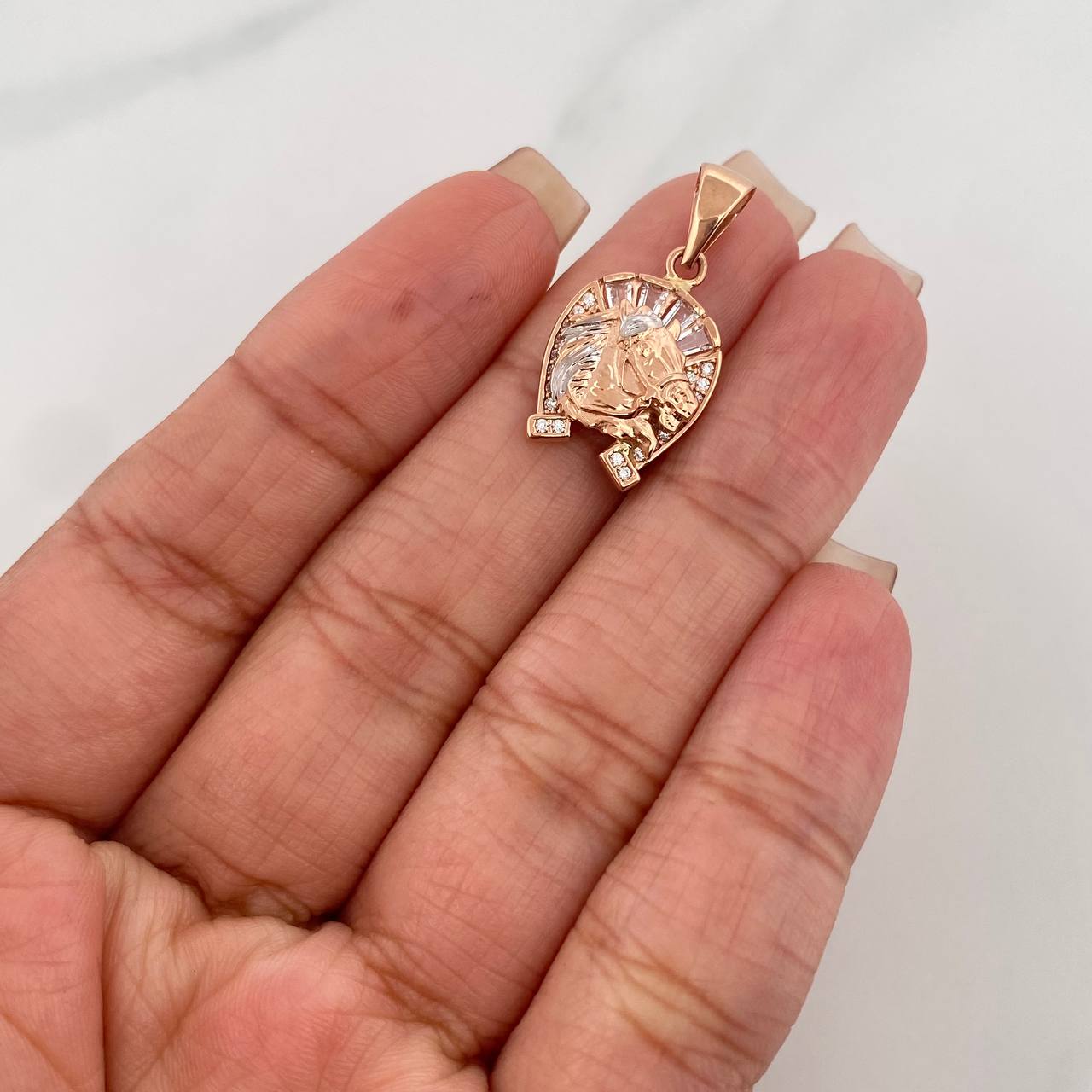 Horse Shoe Pendant 2.35 g / 1 in Two-Tone White and Rose Gold 18K