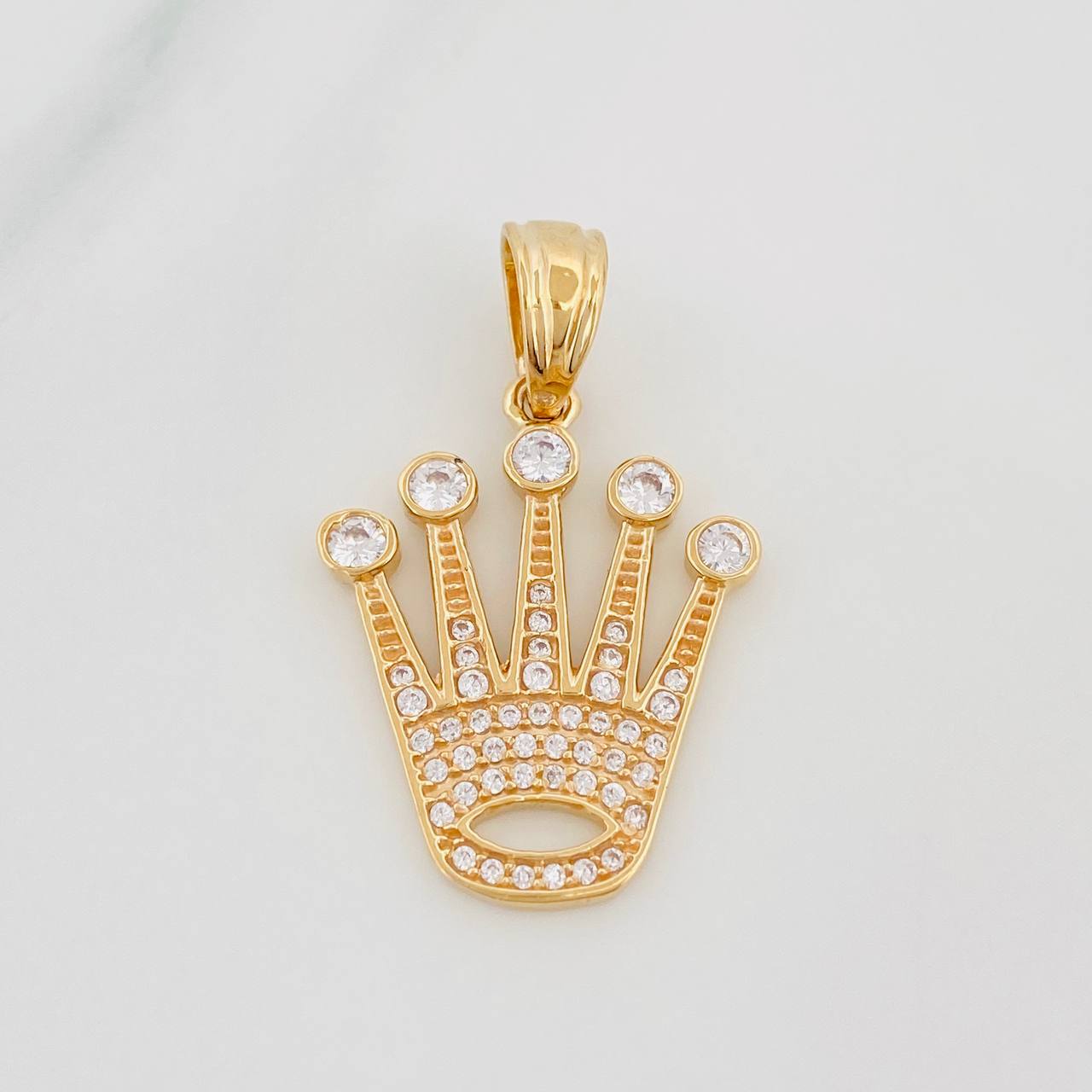 Dije Corona 3.55 g / 1 1/4 in Oro Amarillo 18K