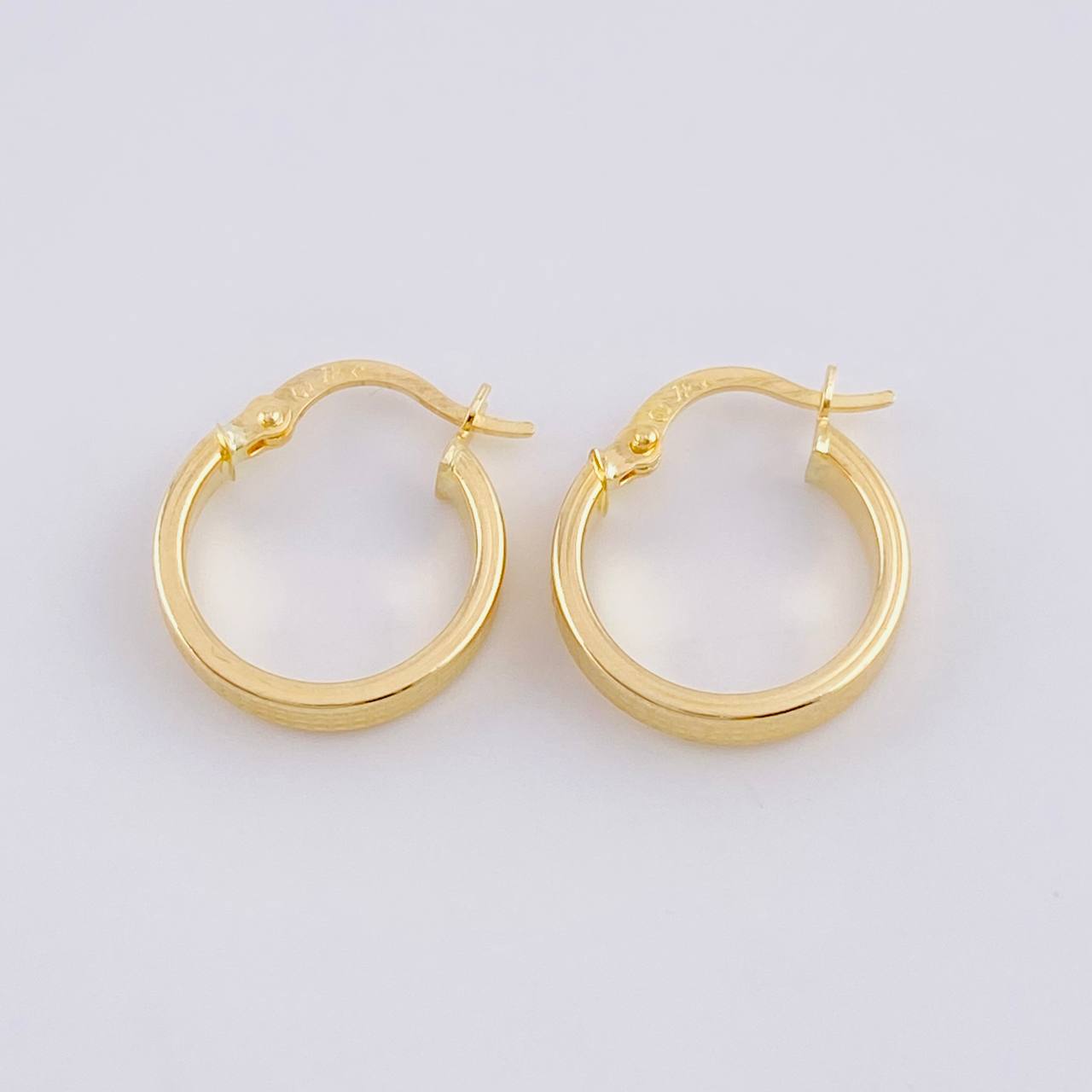 Candongas Maura 1.5g / 3/4 in Oro Amarillo 18K