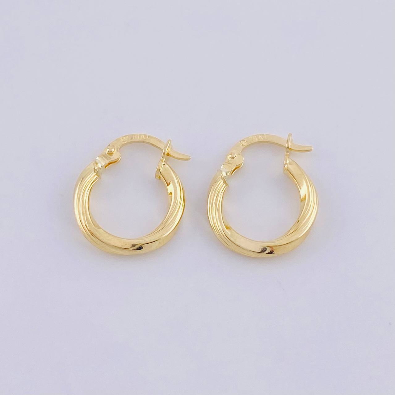 Candongas Juli 1.1g / 3/4 in Oro Amarillo 18K