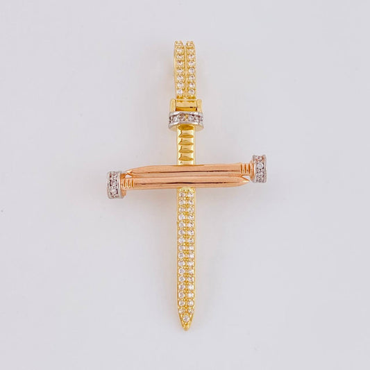 Dije Cruz Clavos 4.4 g / 1 3/4 in Tres Oros 18K