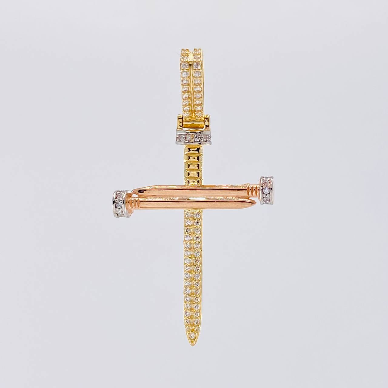 Dije Cruz Clavos 4.4 g / 1 3/4 in Tres Oros 18K