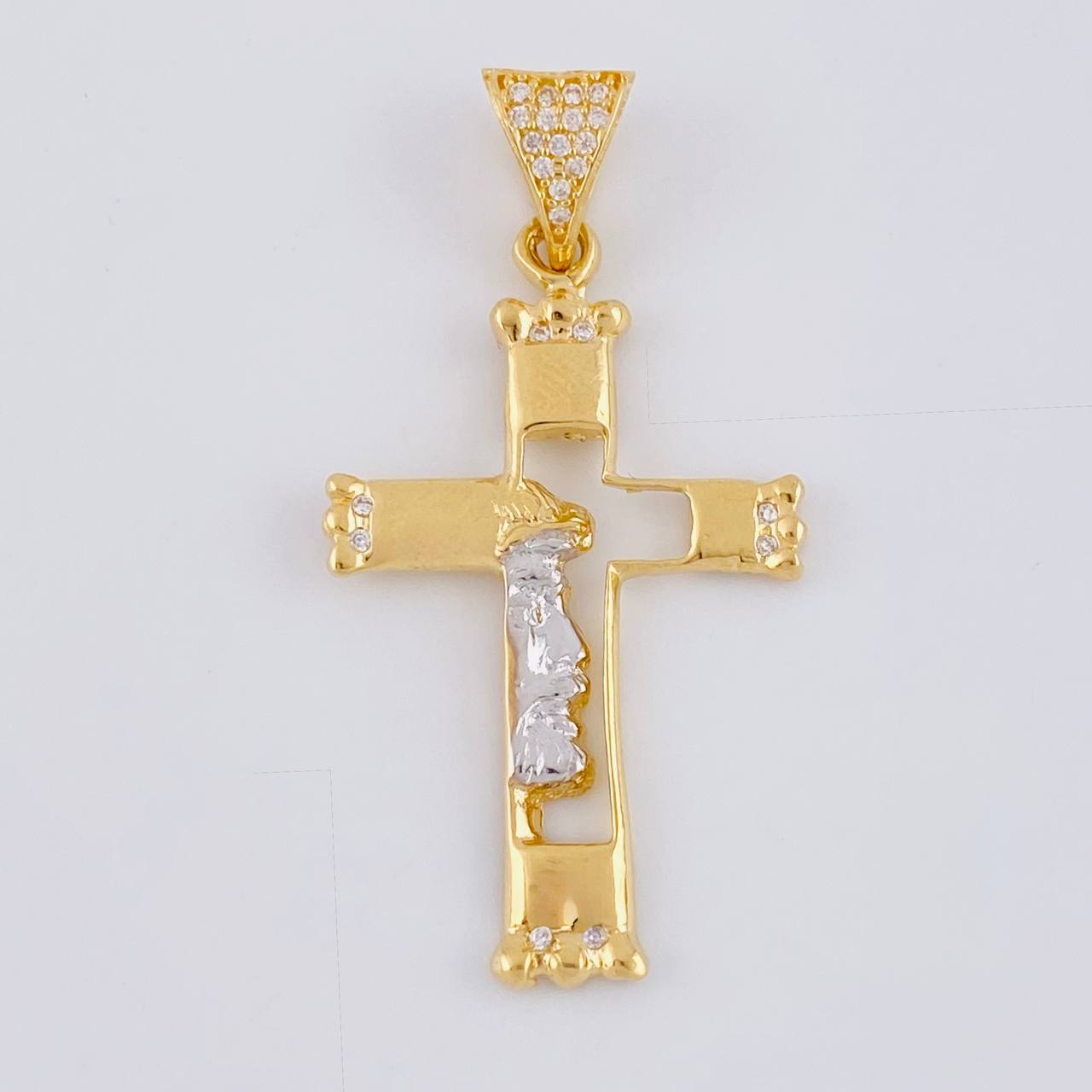 Dije Cruz Silueta Rostro 3.15 g / 1 3/4 in Dos Oros Amarillo Blanco 18K
