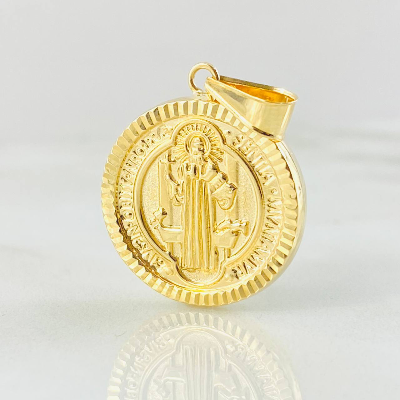 Dije San Benito 2.4gr / 1 1/4 in / Oro Amarillo 18K