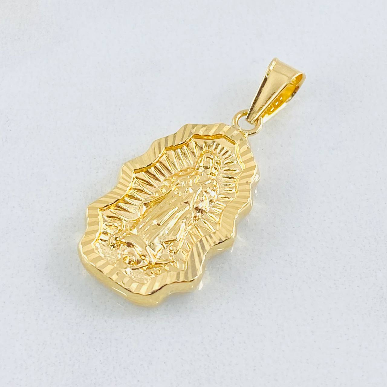 Dije Silueta Virgen Guadalupe 1.65gr / 1 1/4 in / Oro Amarillo 18K ©
