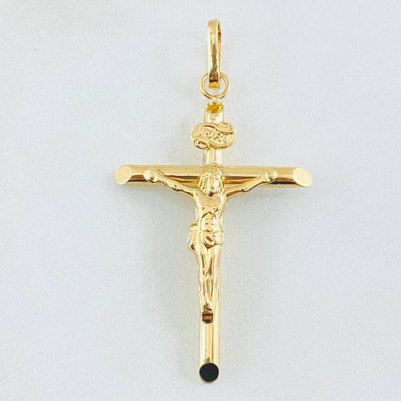 Dije Cruz Cristo 1.95gr / 2 in / Oro Amarillo 18K