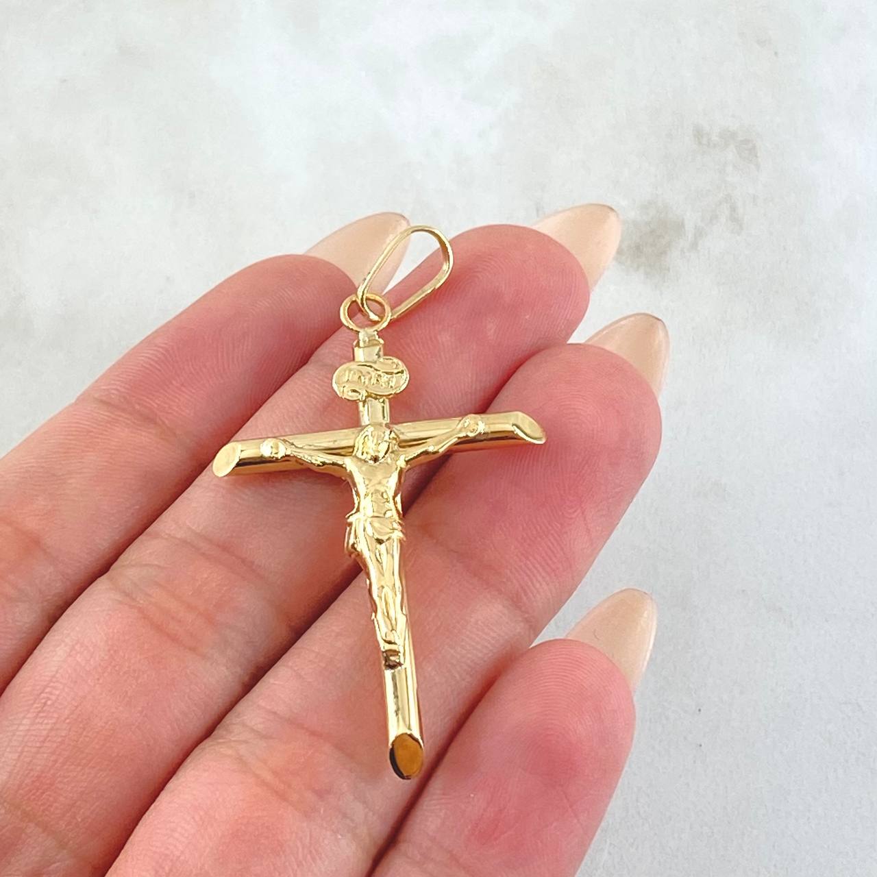 Dije Cruz Cristo 1.95gr / 2 in / Oro Amarillo 18K