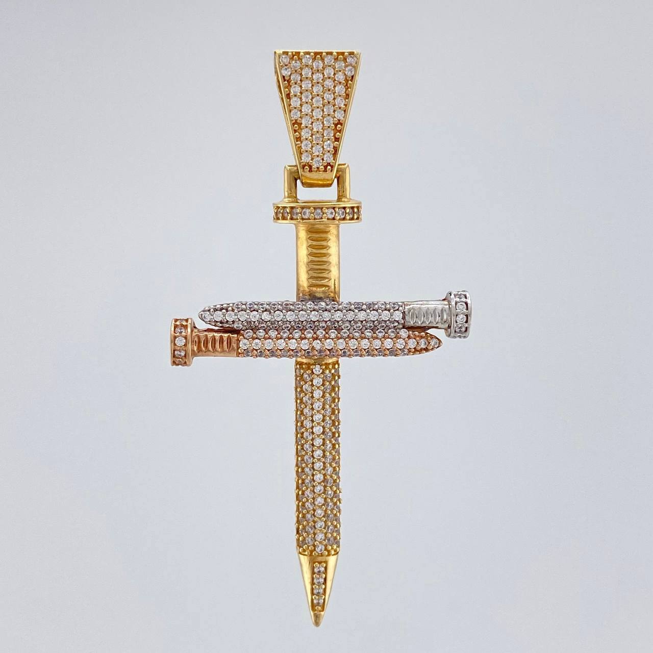 Dije Cruz Clavos 11.25 g / 2 1/2 in Tres Oros 18K