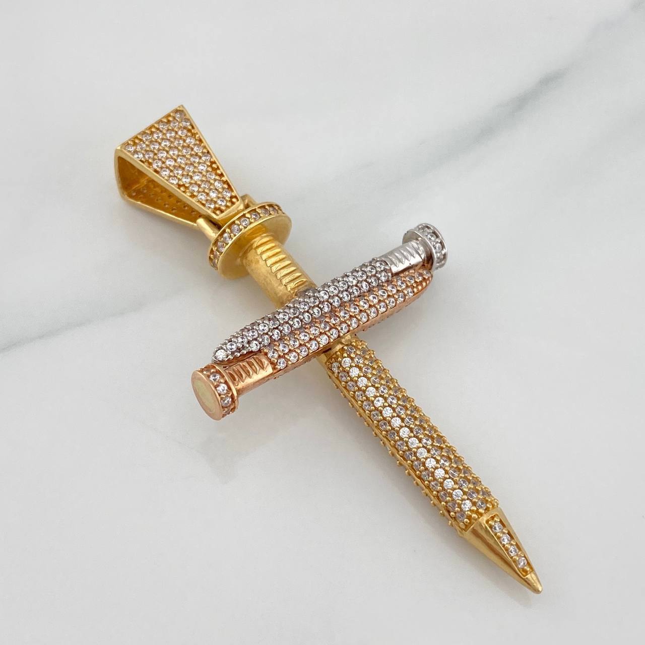 Dije Cruz Clavos 11.25 g / 2 1/2 in Tres Oros 18K