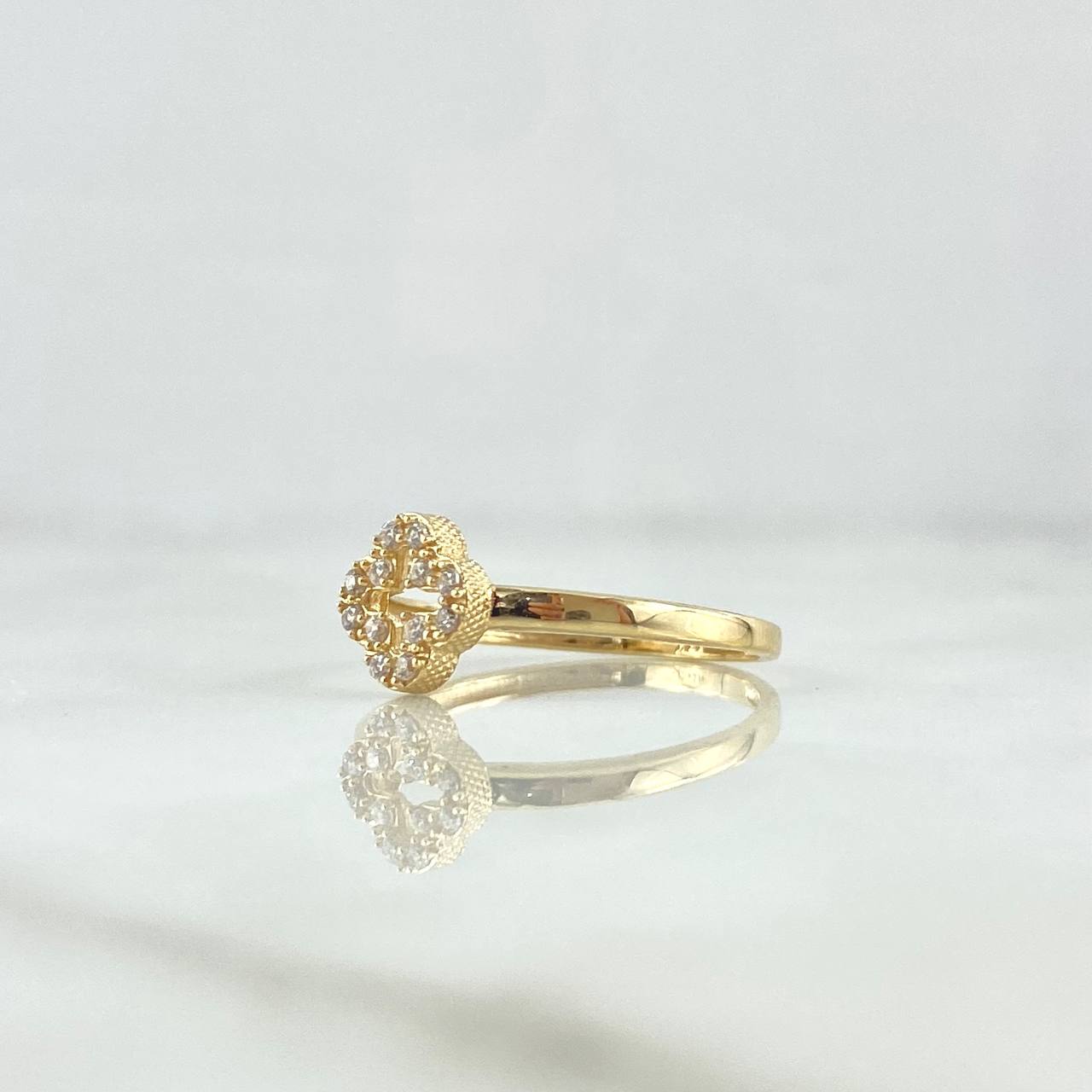Silhouette Clover Ring 1.6gr / Size 6 1/2 / White Zircons 18K Yellow Gold
