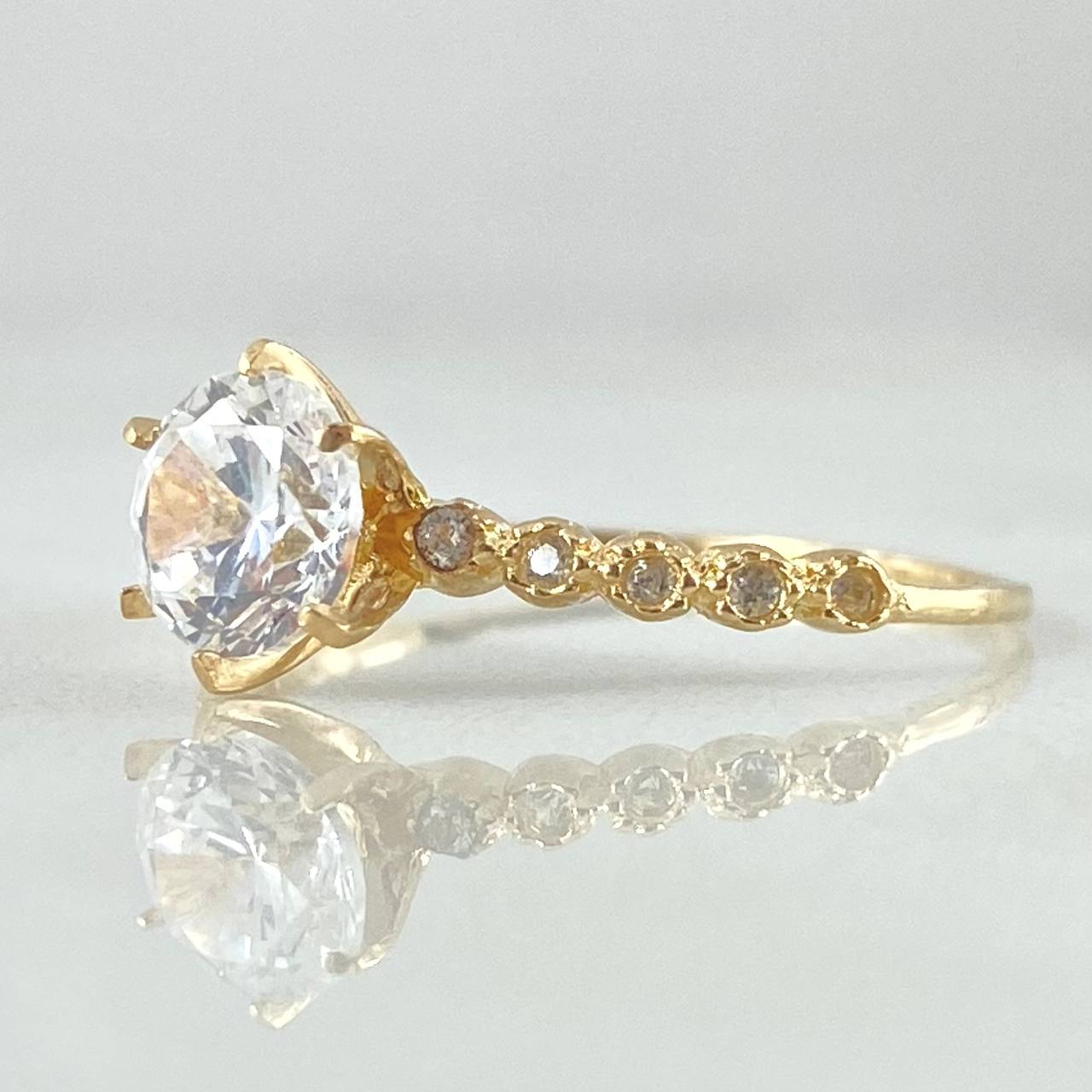 Solitaire Ring Bubbling Eyes 1.35gr / Size 6 / 18K Gold ©