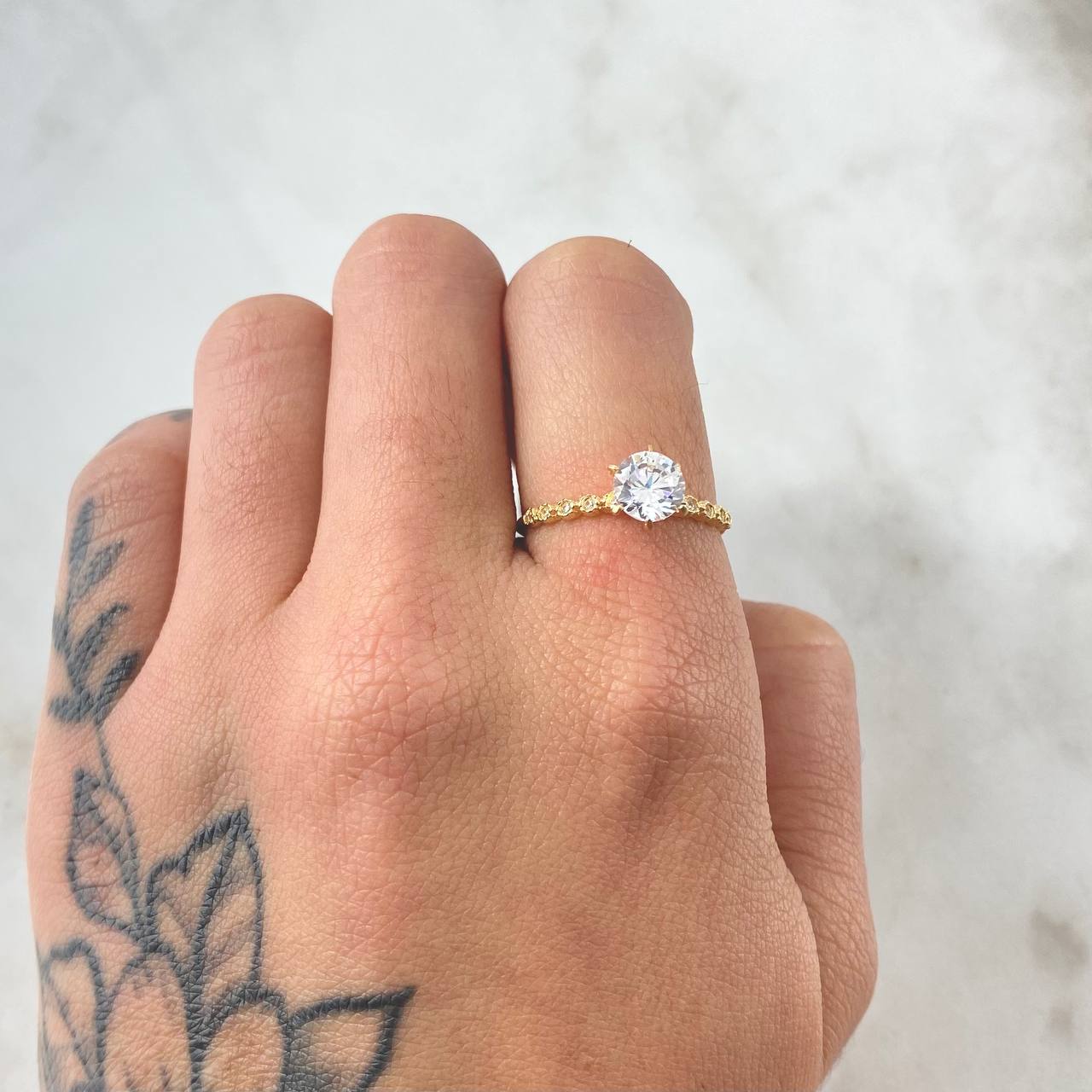 Anillo Solitario Ojos Burbujeantes 1.45gr / T6 1/4 / Oro 18K ©