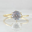 Single Spark Solitaire Ring 1.3gr / Size 5 3/4 / 18K Gold ©