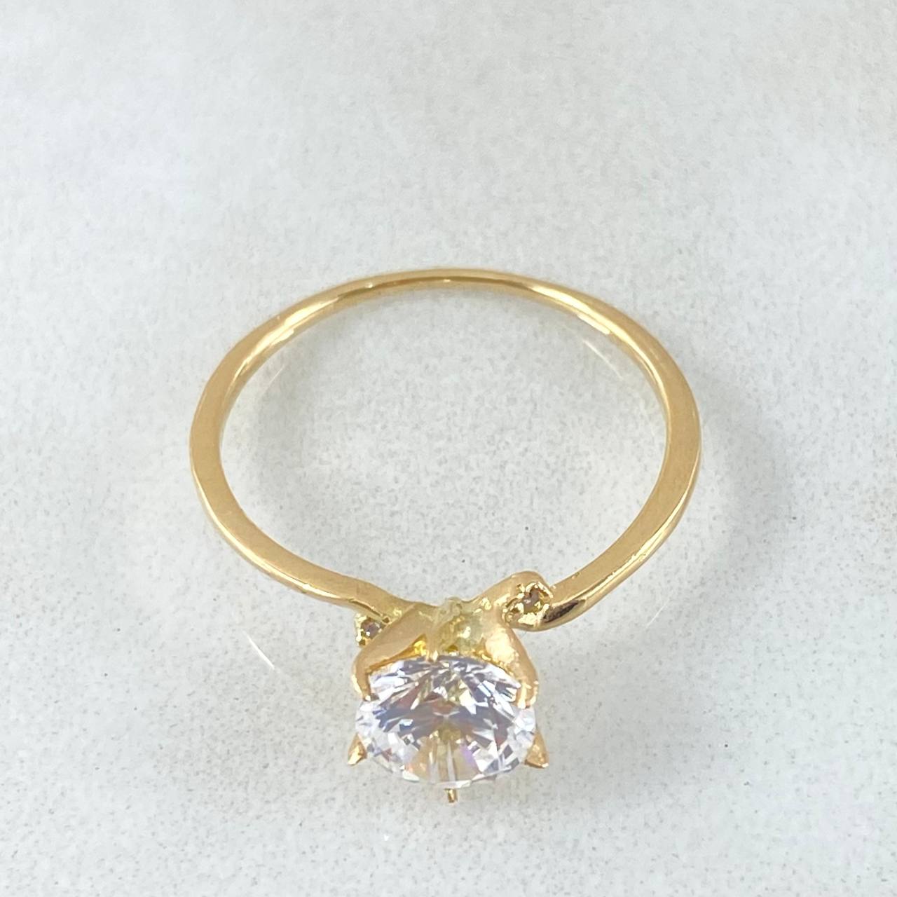 Single Spark Solitaire Ring 1.3gr / Size 5 3/4 / 18K Gold ©