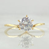 Delicate V Solitaire Ring 1.3gr / Size 7 / 18K Gold ©