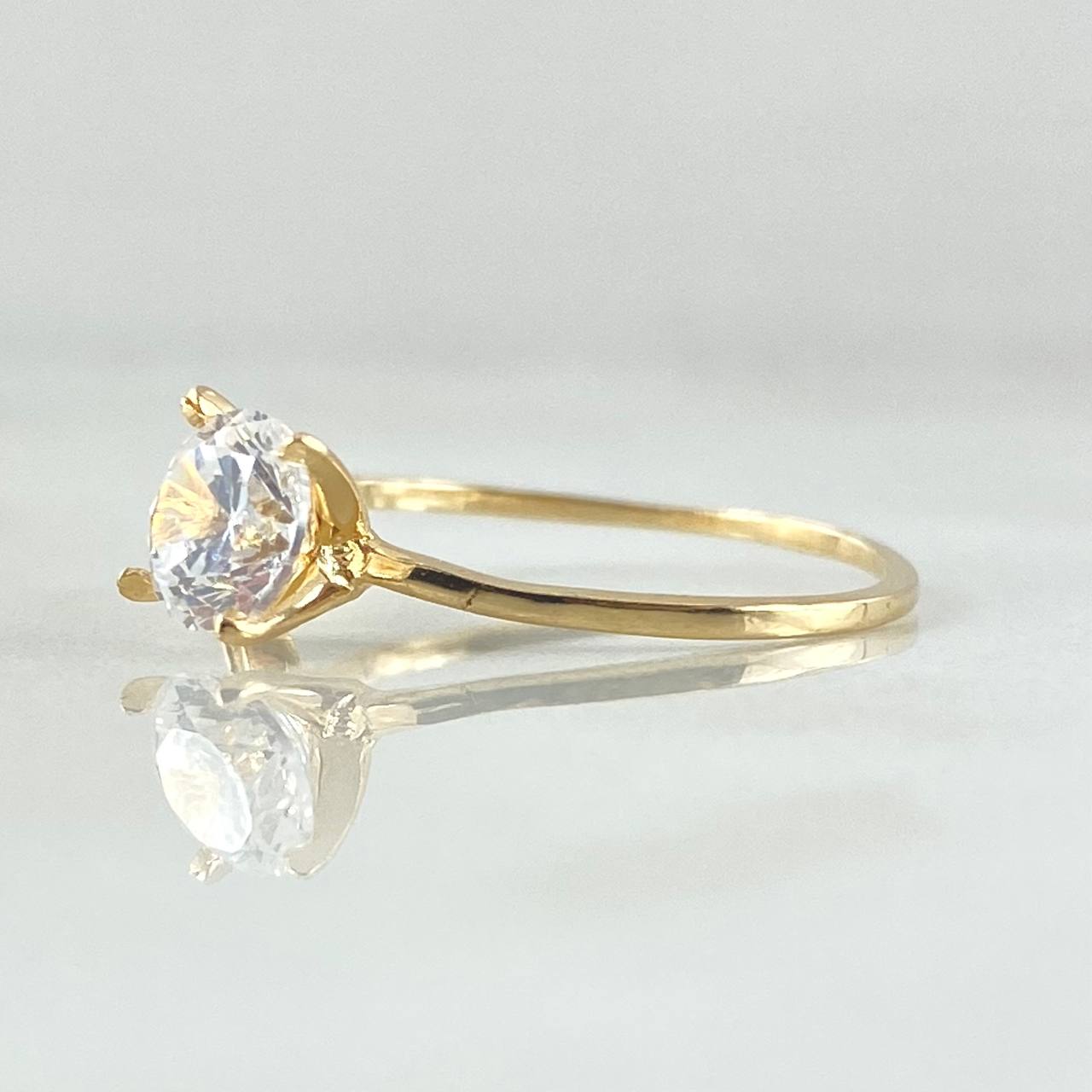 Anillo Solitario Mini Moño 1.45gr / T6 1/2 / Oro 18K ©