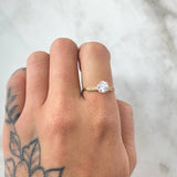 Fixed Rail Solitaire Ring 1.5gr / Size 6 1/2 / 18K Gold ©