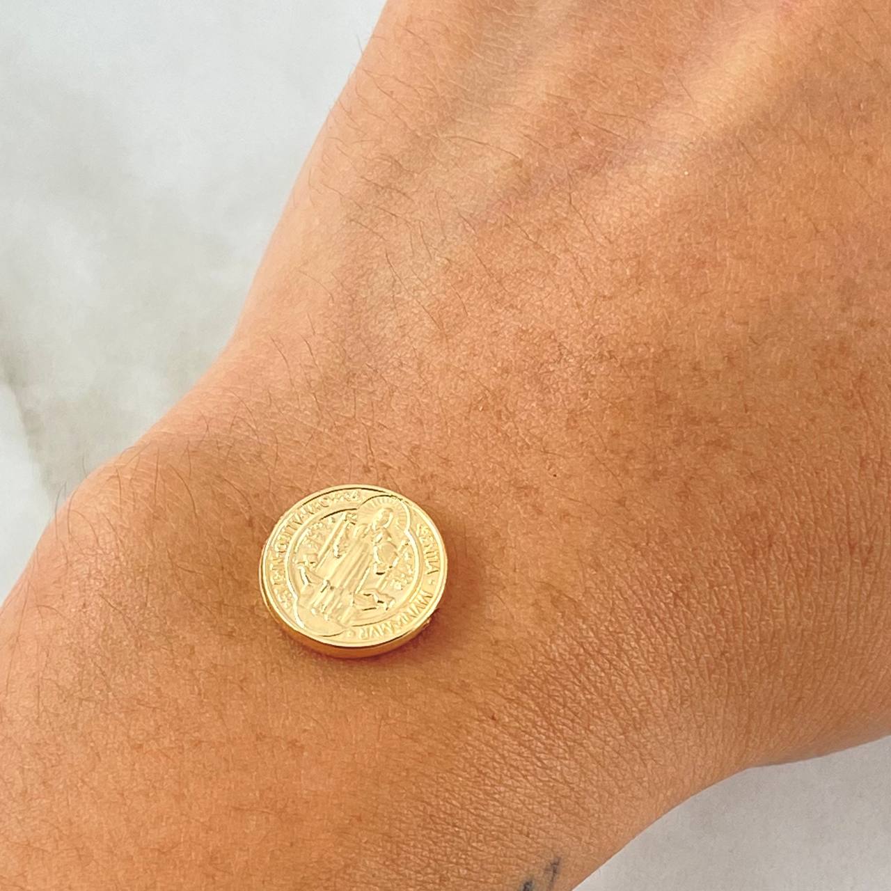 Herraje San Benito 0.9gr / 1.4cm / Oro 18K ©