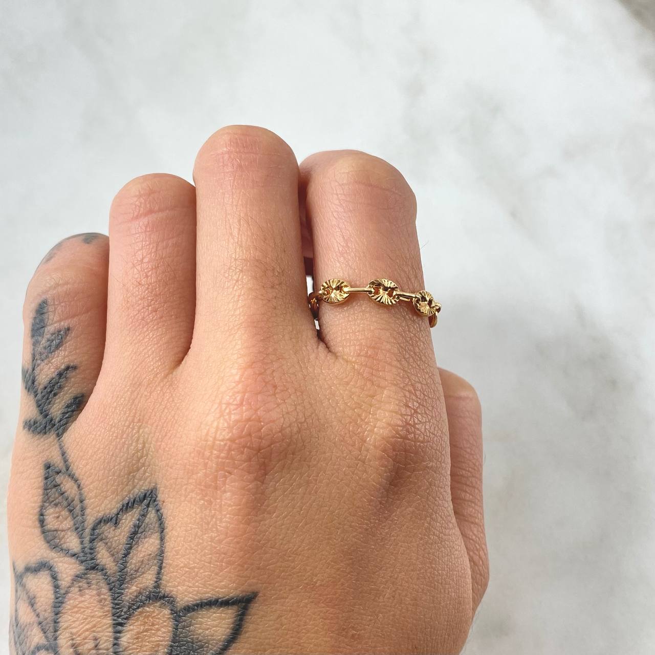 GC Ring 0.9gr / Size 6 - 6 1/2 / 18K Gold