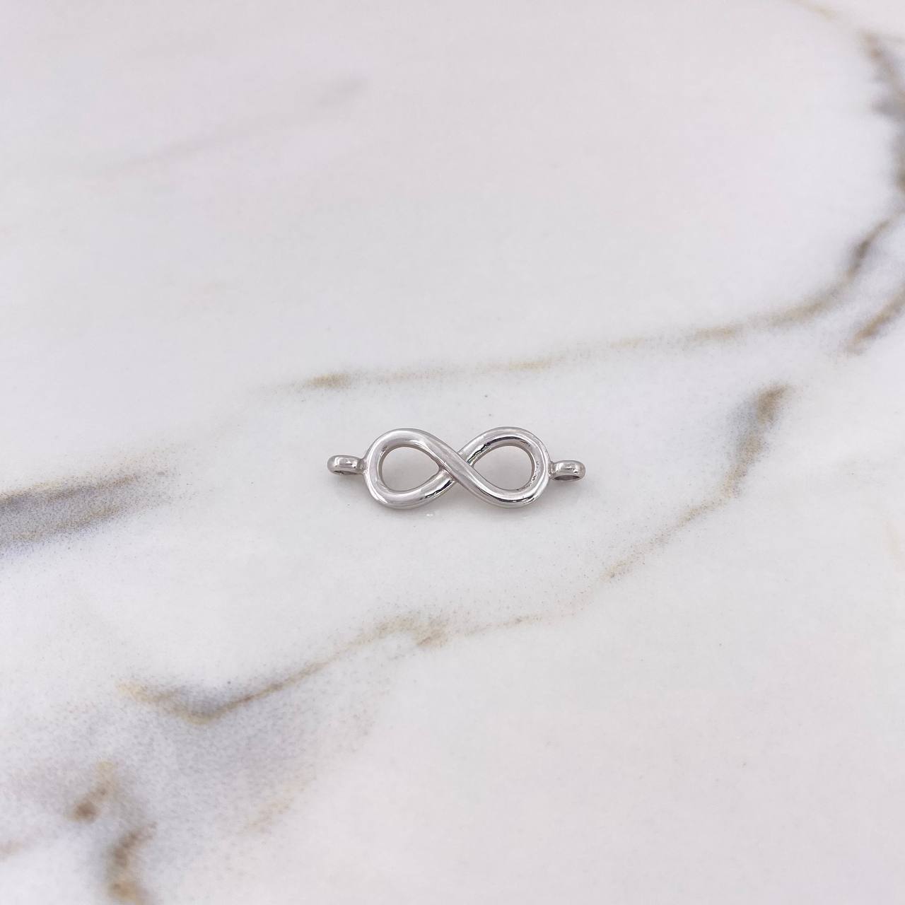 Charm Infinite 1.7gr / 2.5cm / 18K White Gold #