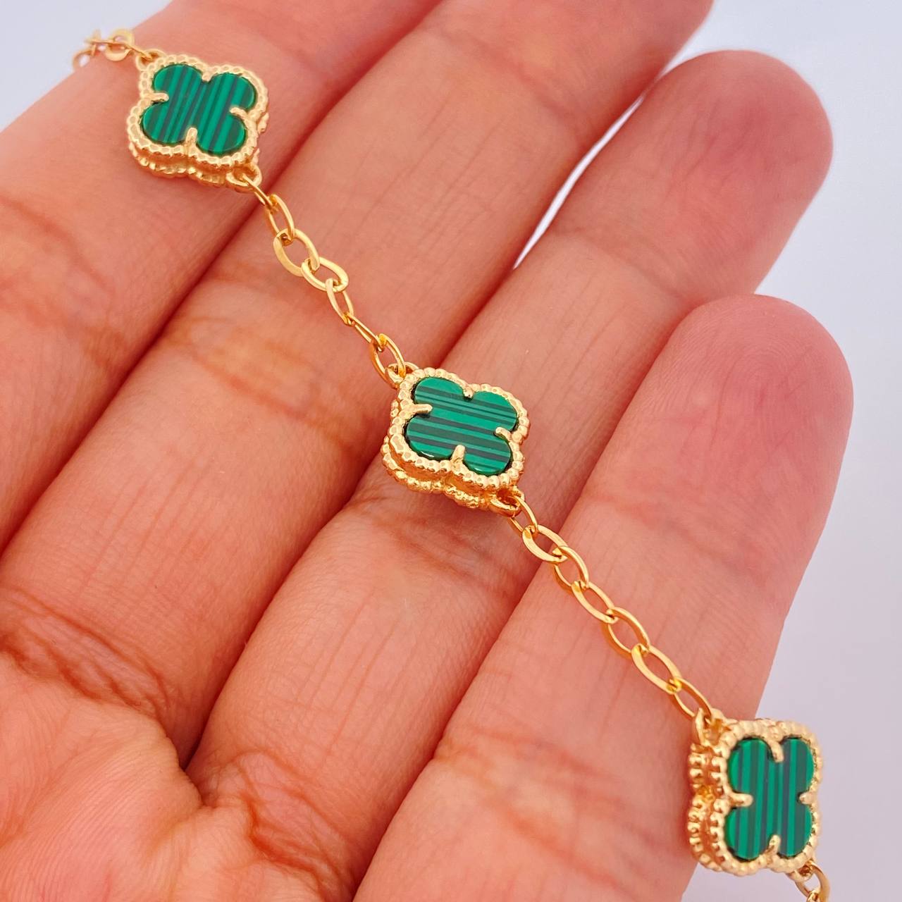 Clover Bracelet Classic Link 5.2gr / 7 1/2 in / 18K Gold $