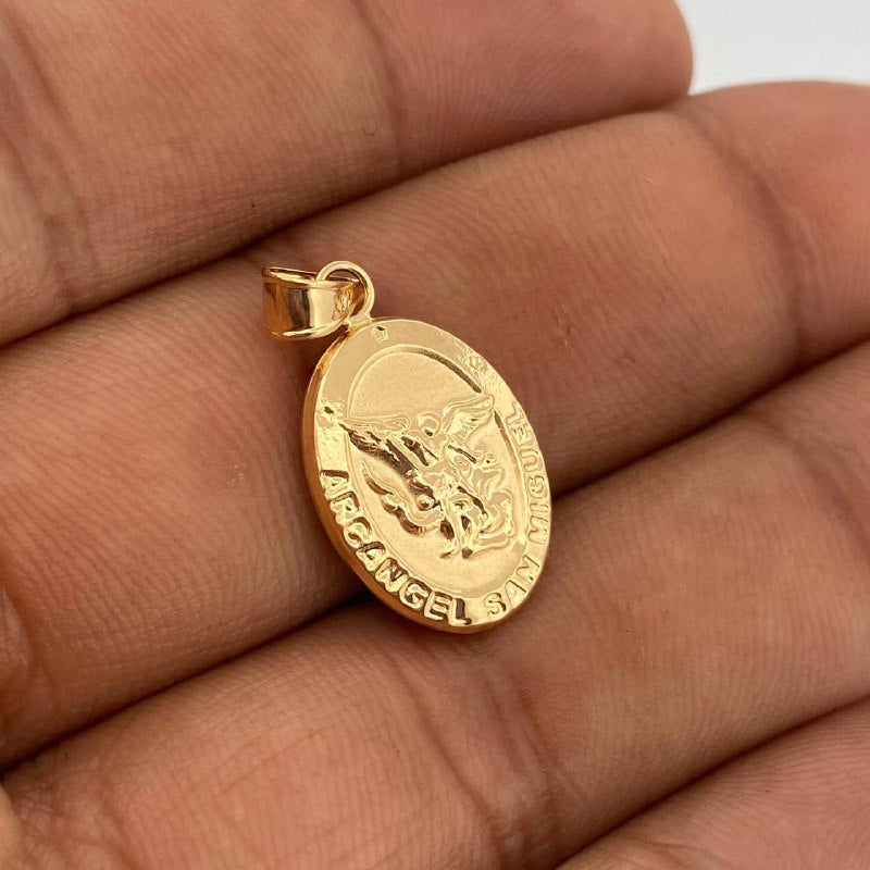 San Miguel Pendant 1.15gr / 1in / 18K Gold